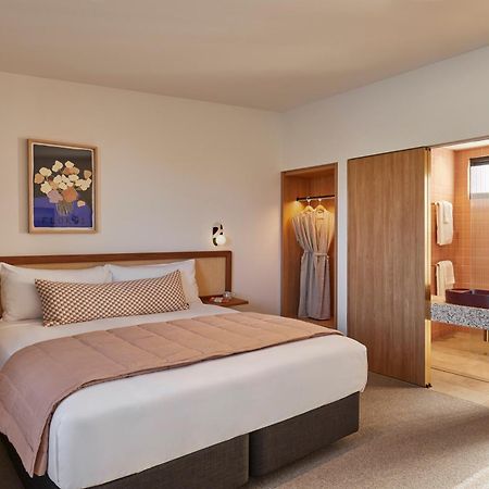 מודגי The Clairfield Hotel מראה חיצוני תמונה