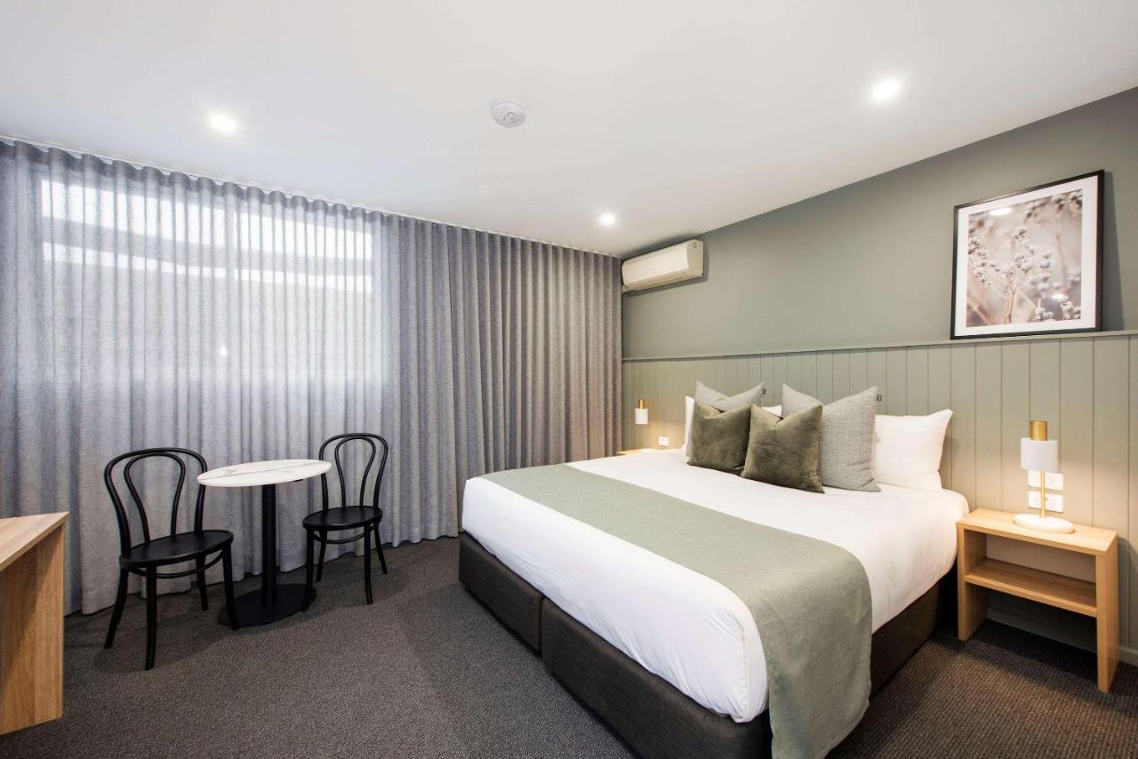 מודגי The Clairfield Hotel מראה חיצוני תמונה