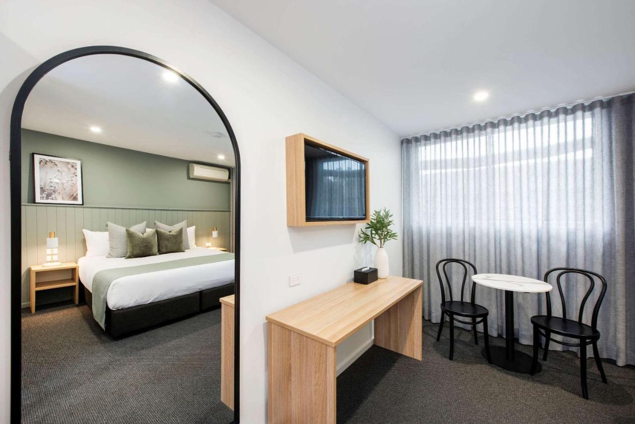 מודגי The Clairfield Hotel מראה חיצוני תמונה