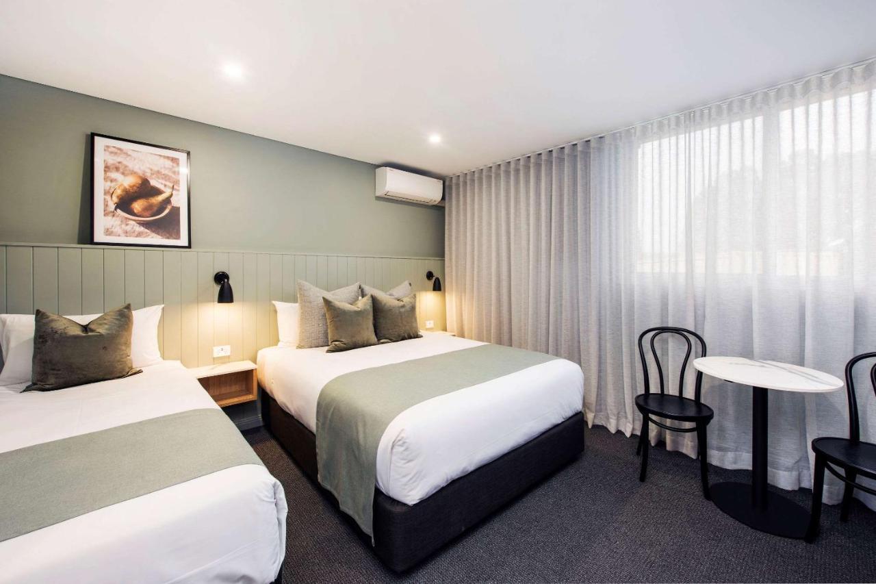 מודגי The Clairfield Hotel מראה חיצוני תמונה