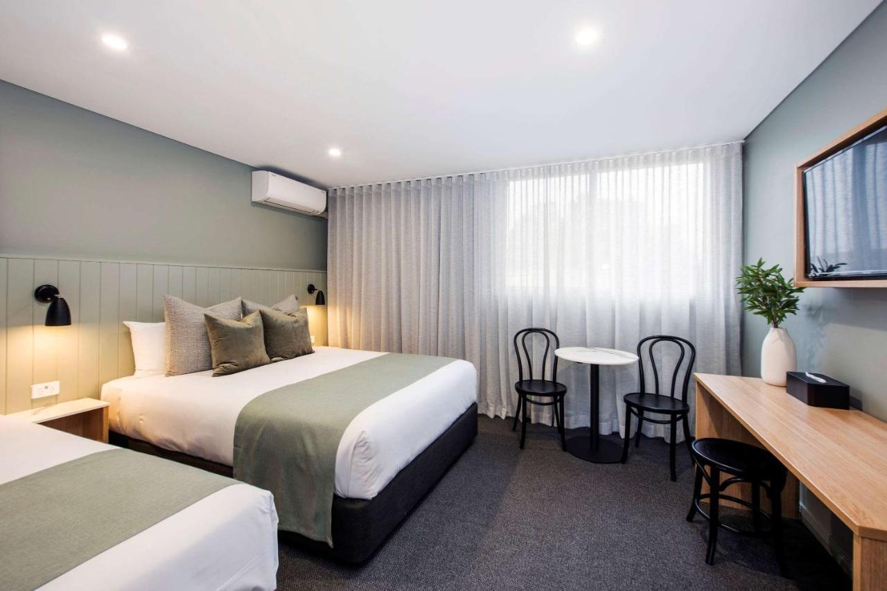 מודגי The Clairfield Hotel מראה חיצוני תמונה