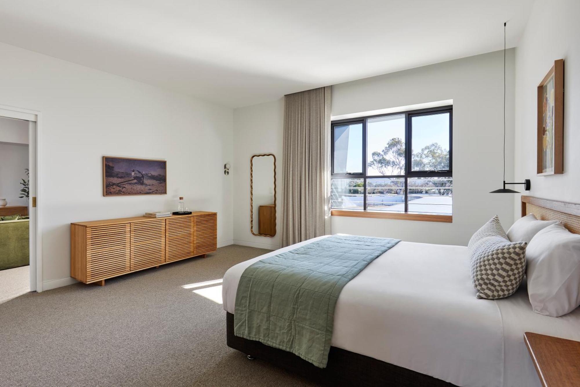 מודגי The Clairfield Hotel מראה חיצוני תמונה