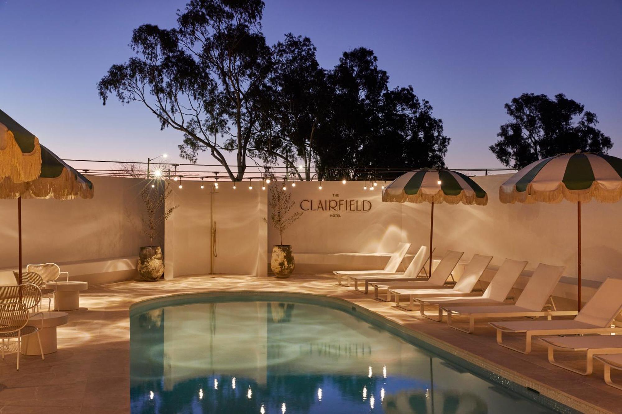 מודגי The Clairfield Hotel מראה חיצוני תמונה