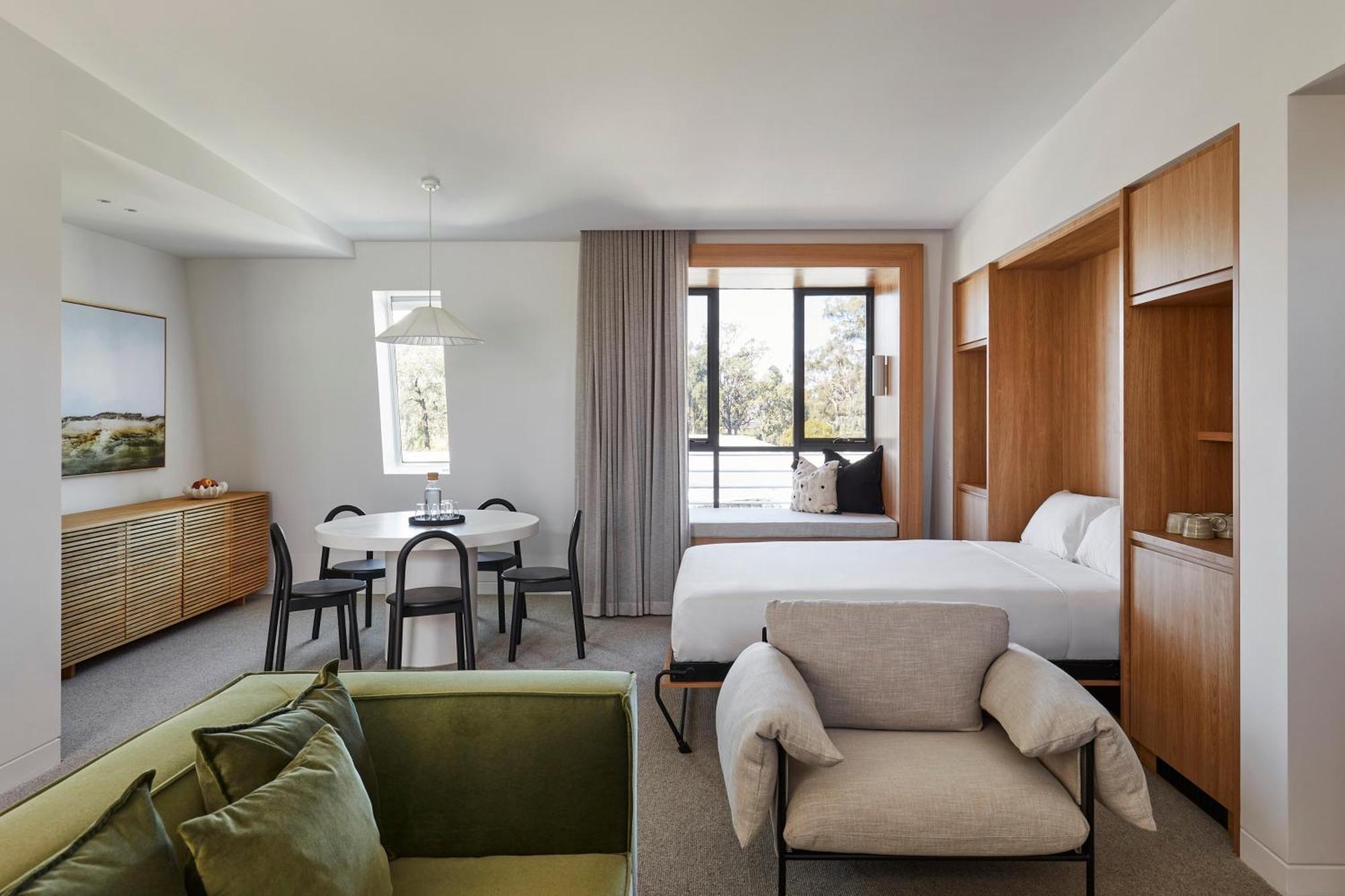 מודגי The Clairfield Hotel מראה חיצוני תמונה